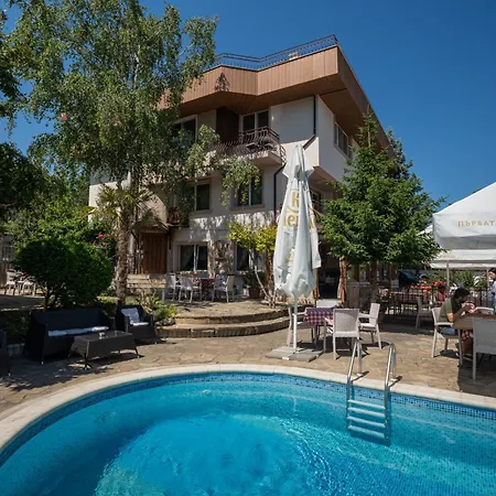 Guest house La Casa 3*