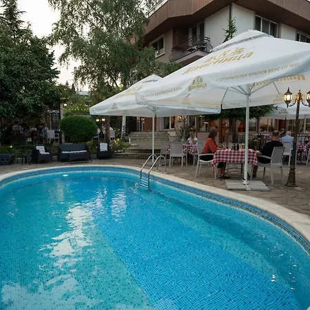 Guest house La Casa 3*