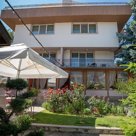 La Casa Guest house